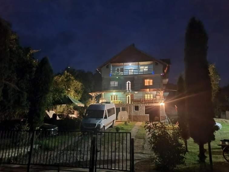 Appartement Casa Pelerinului à Capatineni-Paminteni Extérieur photo